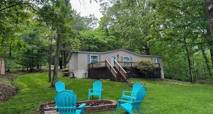 Kentucky Lakeside Home w/ Deck - 20 Mi to Lbl!