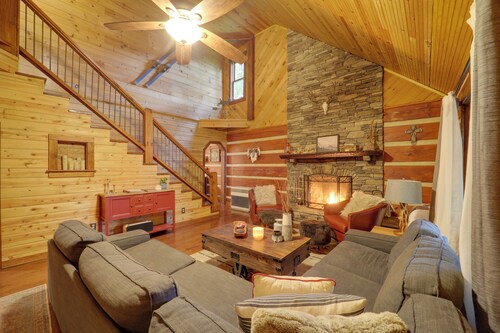 Family-friendly Blue Ridge Cabin w/ Game Room!