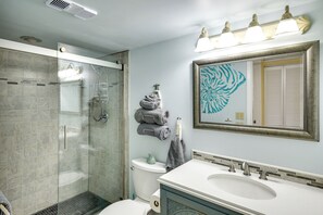 Apartment (2 Bedrooms) | Interior - Daytona Beachfront Condo w/ Pool, Tennis, & More! (Daytona Beach Shores)