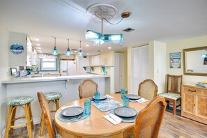 Apartment (2 Bedrooms) | Interior - Daytona Beachfront Condo w/ Pool, Tennis, & More! (Daytona Beach Shores)