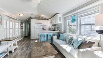 Cottage (2 Bedrooms) | Interior