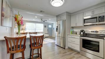 House (2 Bedrooms) | Interior