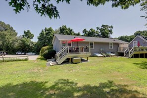 House (2 Bedrooms) | Interior - Coastal Getaway w/ Porch, 2 Mi to Niantic Beach! (Niantic)