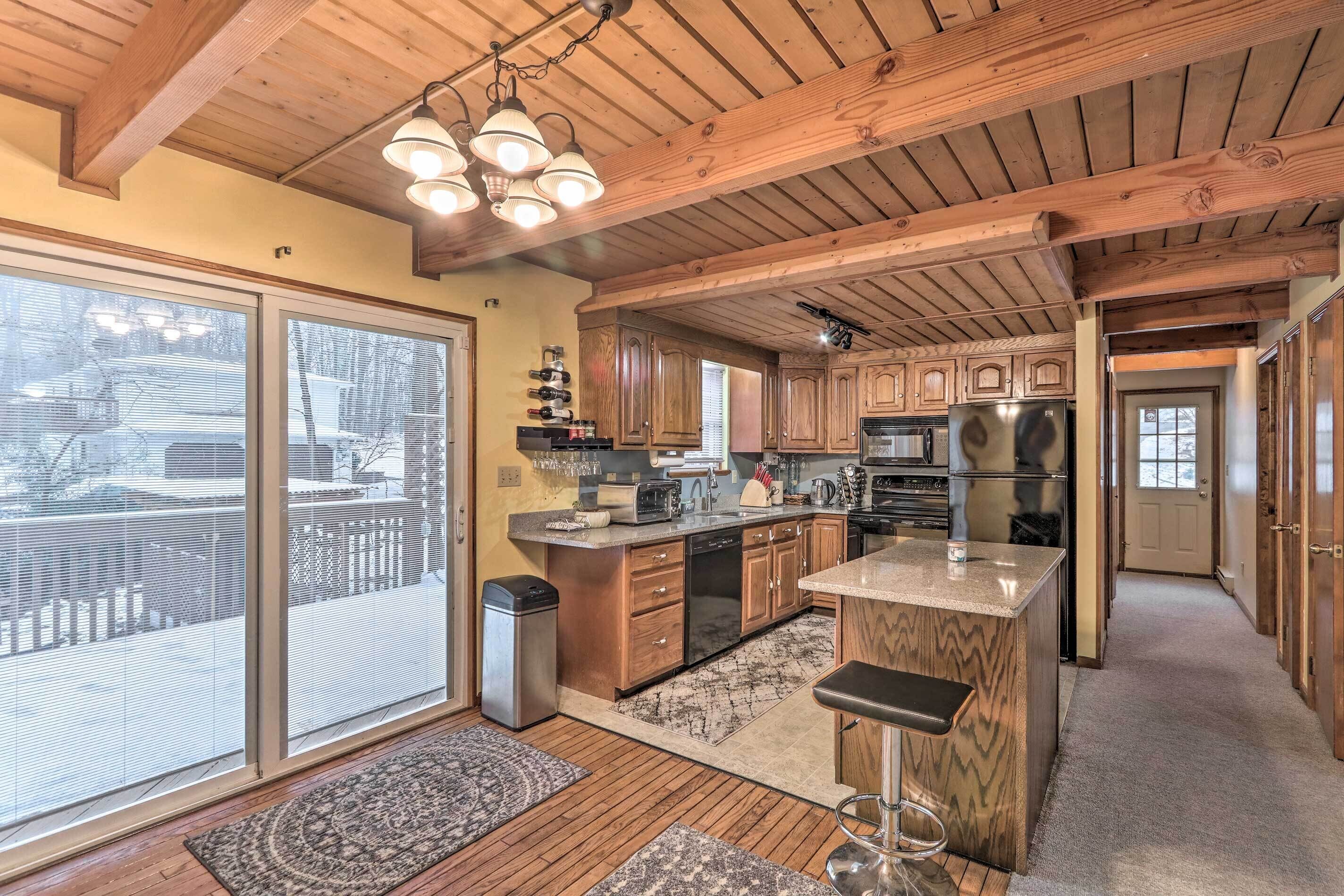 Hus (4 Bedrooms) | Eget kök | Mikrovågsugn, ugn, spishäll och diskmaskin