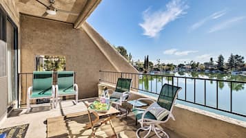 Apartment (2 Bedrooms) | Front of property