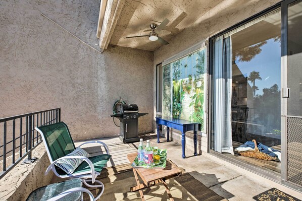Apartment (2 Bedrooms) | Interior - 4 Mi to Asu: Lake-view Condo w/ Patio, Pool Access (Tempe)
