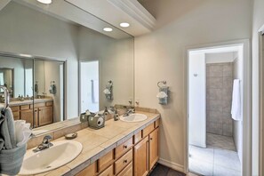 House (3 Bedrooms) | Bathroom