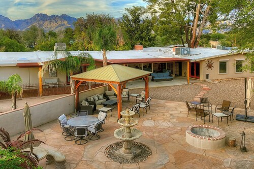 Shared Hot Tub + Fire Pit: Tucson Casita By Hiking