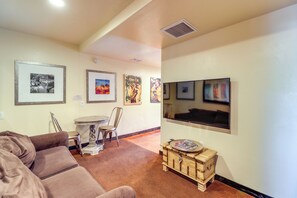 Cottage (1 Bedroom) | Interior - Shared Hot Tub + Fire Pit: Tucson Casita By Hiking (Tucson)