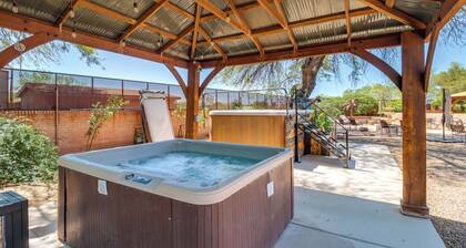Shared Hot Tub + Fire Pit: Tucson Casita By Hiking