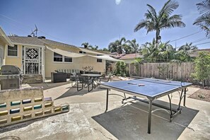 Interior - Oceanside Home w/ Yard - Walk to Beach & Pier (Oceanside)