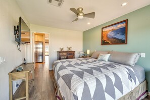 Apartment (1 Bedroom) | Interior - Chic Palm Springs Resort Condo w/ 2 Balconies (Palm Springs)