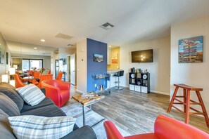 Apartment (1 Bedroom) | Interior - Chic Palm Springs Resort Condo w/ 2 Balconies (Palm Springs)