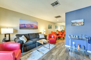 Apartment (1 Bedroom) | Interior - Chic Palm Springs Resort Condo w/ 2 Balconies (Palm Springs)