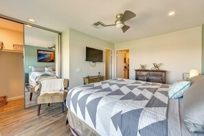 Apartment (1 Bedroom) | Interior - Chic Palm Springs Resort Condo w/ 2 Balconies (Palm Springs)