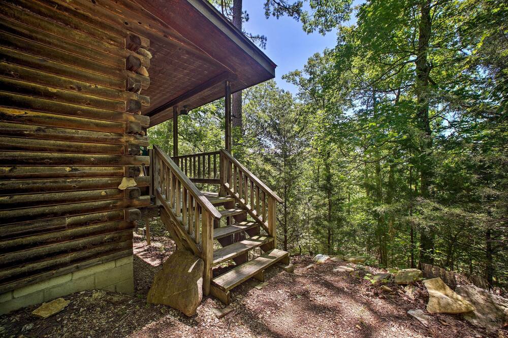 Eureka Springs Studio w/ Deck, Views & Bbq! - Lake Leatherwood, AR