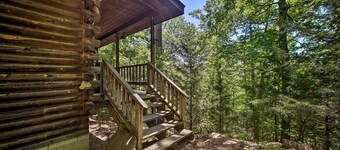 Eureka Springs Studio w/ Deck, Views & Bbq!