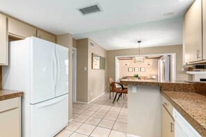 Apartment (2 Bedrooms) | Interior - 'casa Feliz' Old Town Condo w/ Patio & Pool Access (Scottsdale)