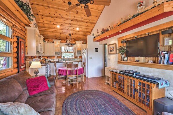 House (2 Bedrooms) | Interior