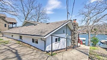 House (5 Bedrooms) | Interior