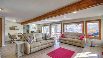 House (5 Bedrooms) | Interior