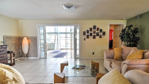 Unclassified image, 5 of 26, button - St Petersburg Home W/pool - 4 Miles From Downtown! (St. Petersburg)