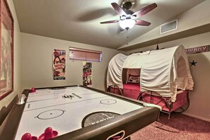 Interior - Mountain Cabin Retreat w/ Game Room, Patio & Views (Pinetop)