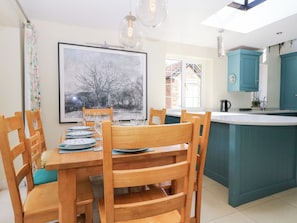 Cottage | Dining - Cherry Garden Cottage (Cranbrook)