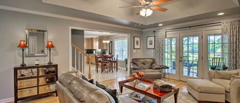 House (3 Bedrooms) | Interior