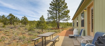 Secluded Boulder House - Next to National Forests!