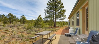 Secluded Boulder House - Next to National Forests!