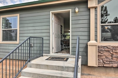 Secluded Boulder House - Next to National Forests!