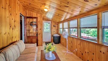 Cottage (3 Bedrooms) | Interior