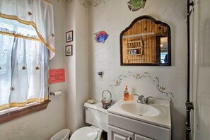 Cottage (3 Bedrooms) | Interior - Center Ossipee Pet-friendly Cottage w/ Dock! (Center Ossipee)