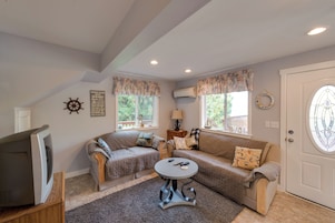 House (1 Bedroom) | Interior