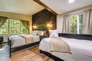 Interior - Hot Tub & Game Room: Gatlinburg Golf Getaway! (Gatlinburg)