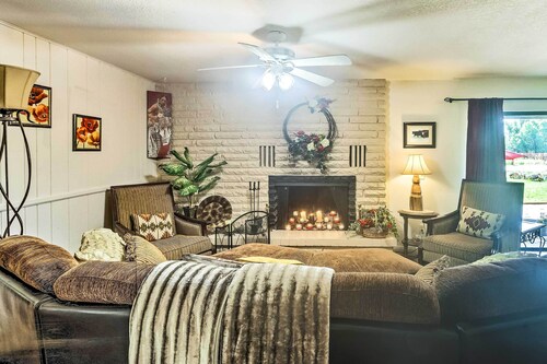 Patio & Yard: Dtwn Cottonwood Home!