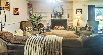 Patio & Yard: Dtwn Cottonwood Home!