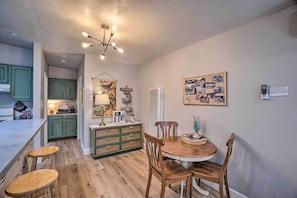 Dining - Williams Studio on Famous Route 66 With Fireplace! (Williams)