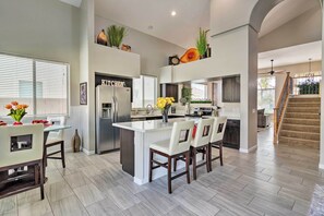House (4 Bedrooms) | Interior