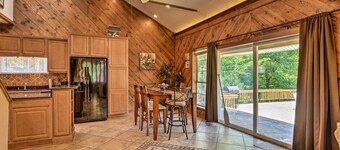 Private Deck & Dock: Home on Lake Hamilton!