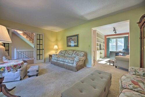 Lovely Holland Home w/ 1 Mile to Lake Michigan!