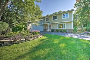 Interior - Lovely Holland Home w/ 1 Mile to Lake Michigan! (Holland)