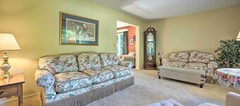 Lovely Holland Home w/ 1 Mile to Lake Michigan!