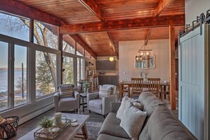 Interior - Seneca Falls Cottage on Cayuga Lake Wine Trail! (Seneca Falls)