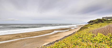 Apartment (2 Bedrooms) | Beach