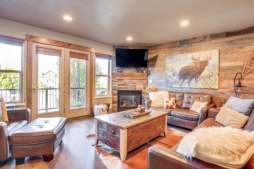 Ski, Hike & Relax: Eden Condo w/ Hot Tub Access