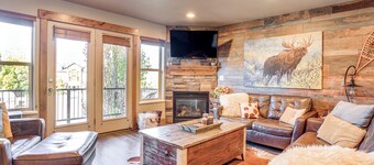 สกี, เดินป่า และผ่อนคลาย: อีเดน คอนโด พร้อมการเข้าถึงอ่างน้ำร้อน  