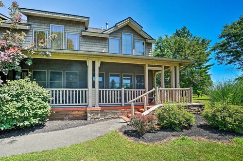 Conneaut Lake Home With Yard, 1/2 Mi to Beach/park