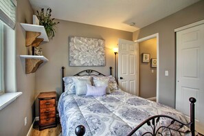 House (3 Bedrooms) | Interior - Cozy Getaway w/ Yard & Patio: 4 Mi to Hayden Lake! (Hayden)